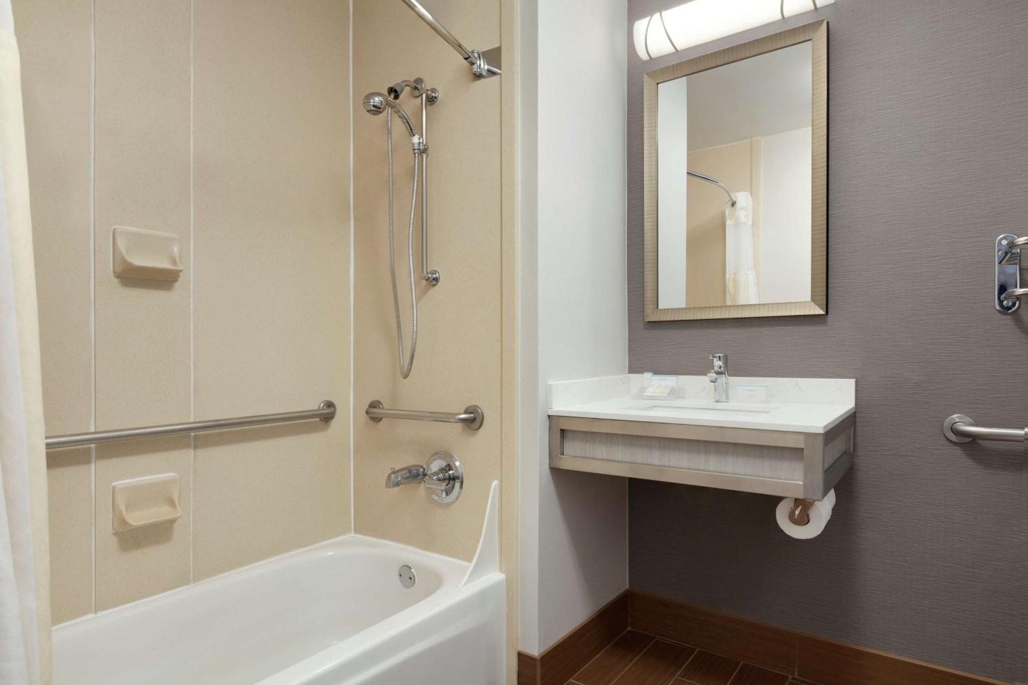 Hilton Garden Inn Gilroy Bagian luar foto