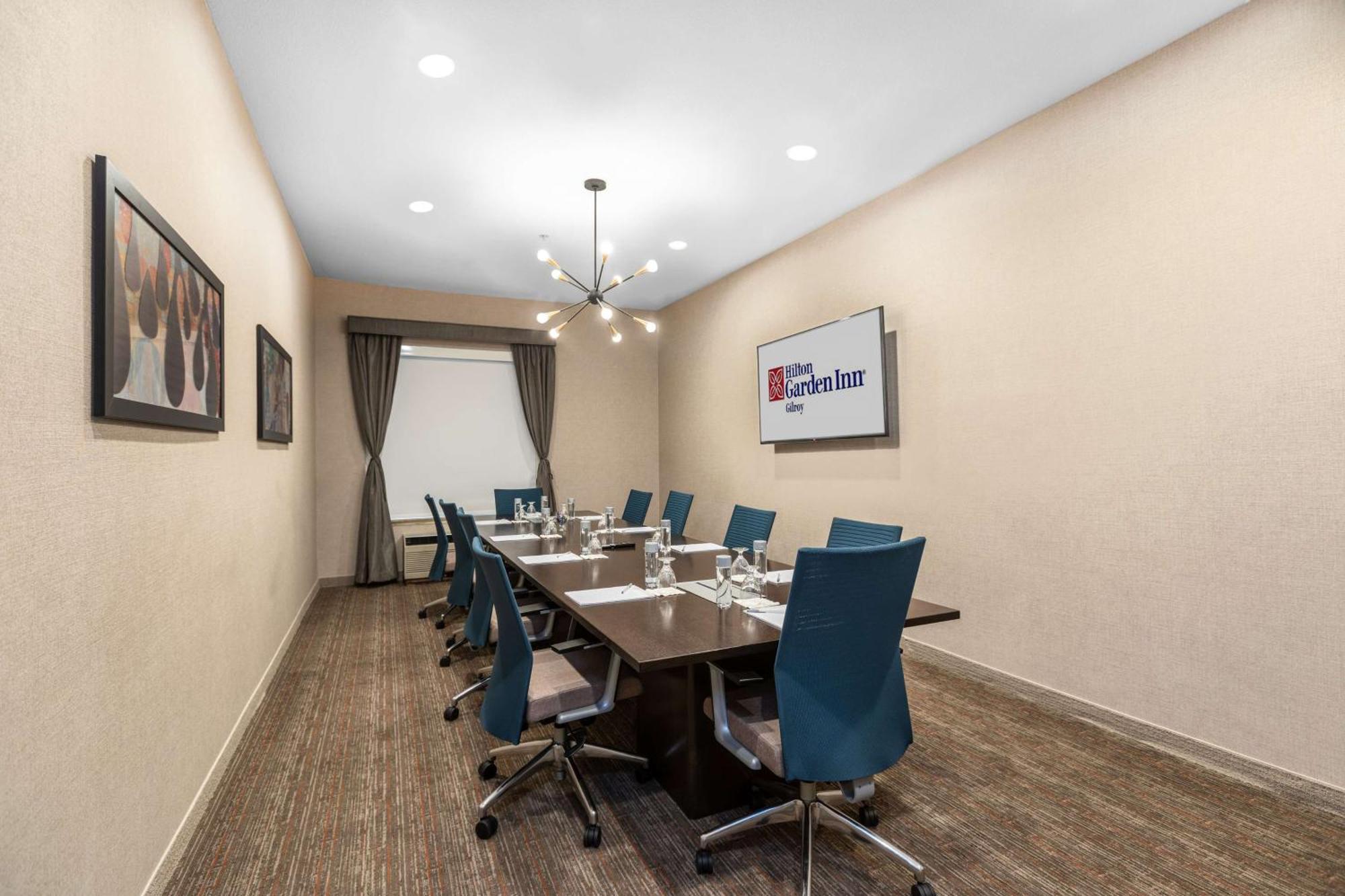Hilton Garden Inn Gilroy Bagian luar foto